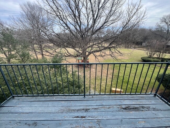 Building Photo - Mill Creek Executive Home Overlooking Golf Course at 17th Tee