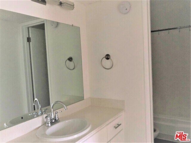 Building Photo - 269 S Lafayette Park Pl