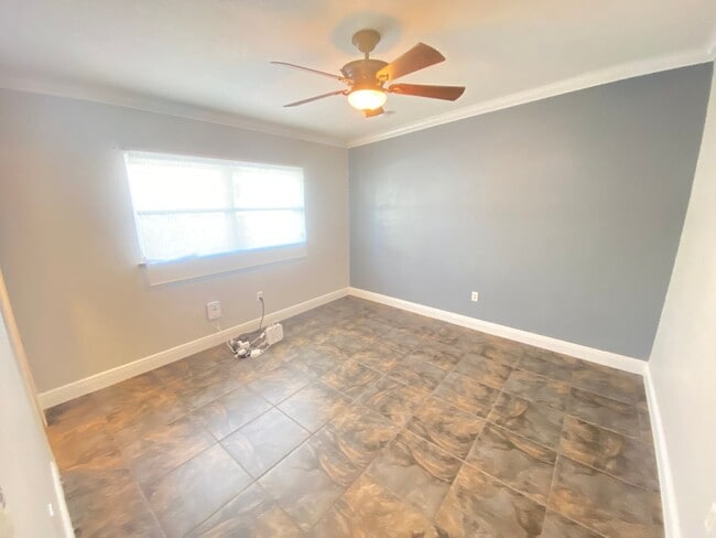 Building Photo - 701 Denton Rd