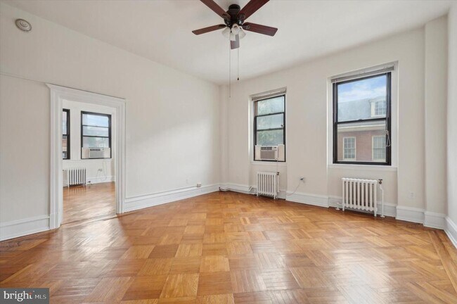Building Photo - 250 S 13th St