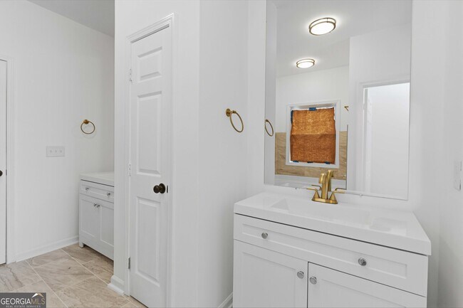 Building Photo - 6938 Shadow Ridge Ln