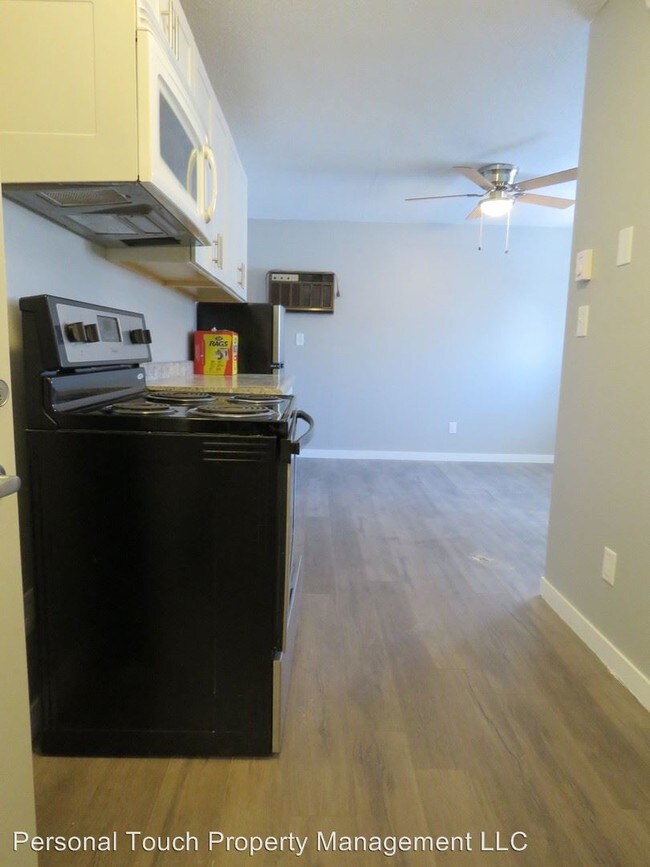 Building Photo - 717 30th St N