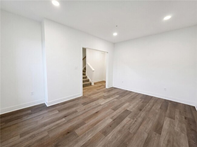 Building Photo - 317 Palisade Wy