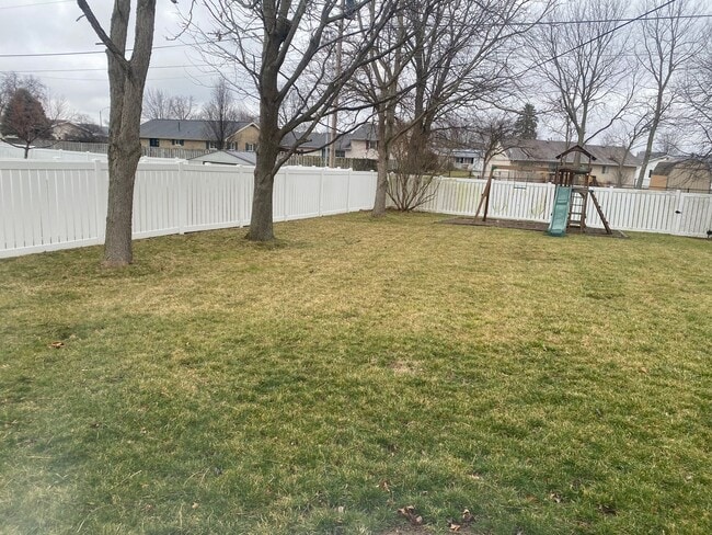 Building Photo - House in Morton, IL - 3 Bedroom/ 2.5 Baths