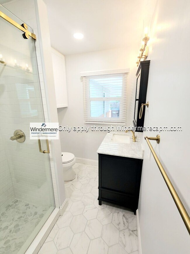 Building Photo - Fully Renovated Home in Arden Park! Available Now!!!