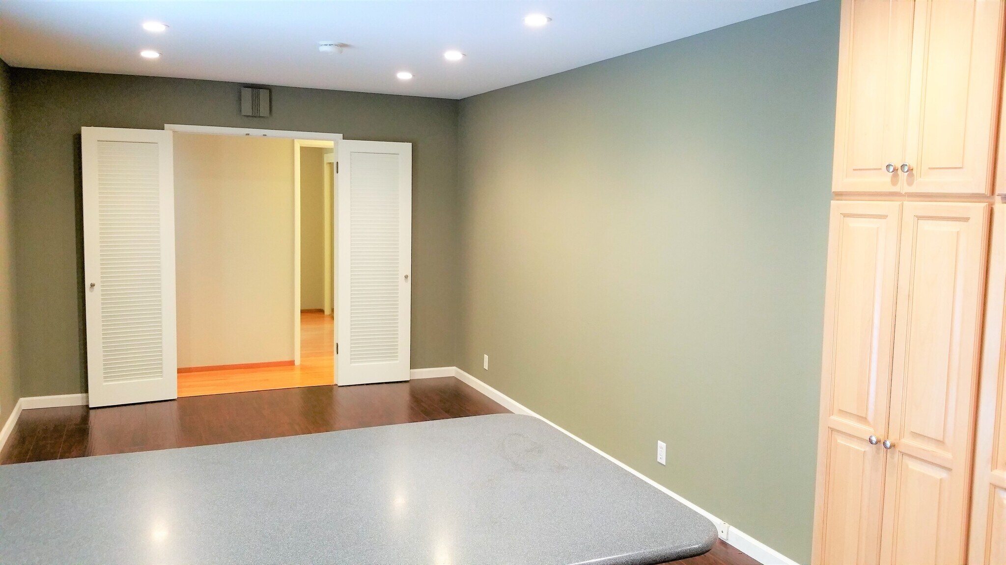 Building Photo - 29 Thorndale Pl