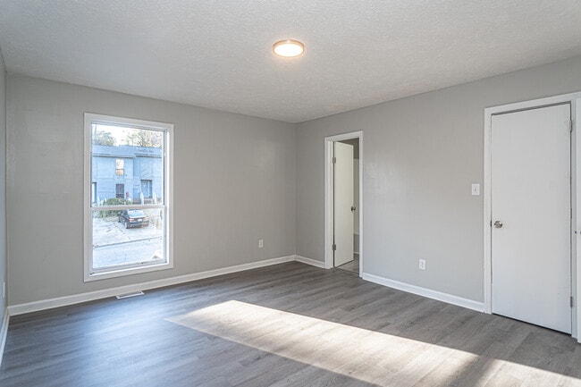 Building Photo - 5717 Aftonshire Dr