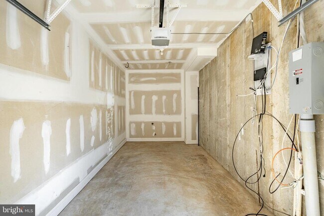 Building Photo - 117 Colwell Ln