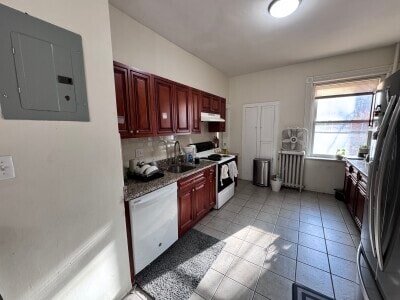 Building Photo - 24 Euston St