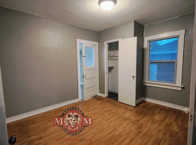 Building Photo - 3 Bd 1 Ba Home with Hardwood Floors in Midvale