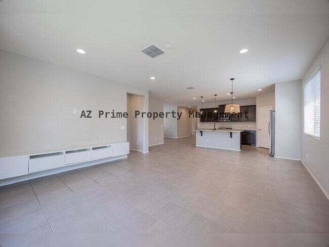 Building Photo - 2841 W Apollo Rd