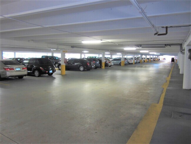 Building Photo - 2121 N Ocean Blvd