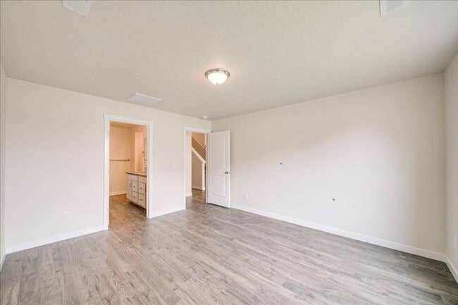 Building Photo - Beautiful 5 Bedroom Home in Nampa, Great L...