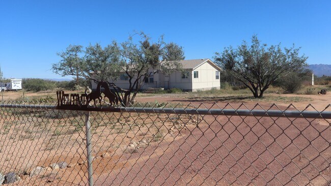 Building Photo - Acreage