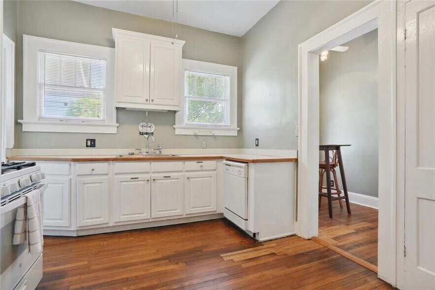 Building Photo - 203 Winter Ave