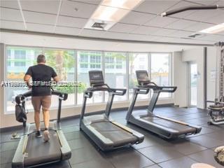 Building Photo - 1750 N Bayshore Dr