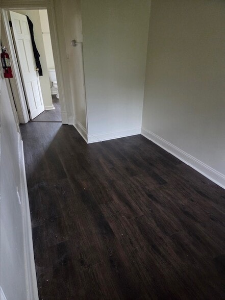 Building Photo - 611 Park St