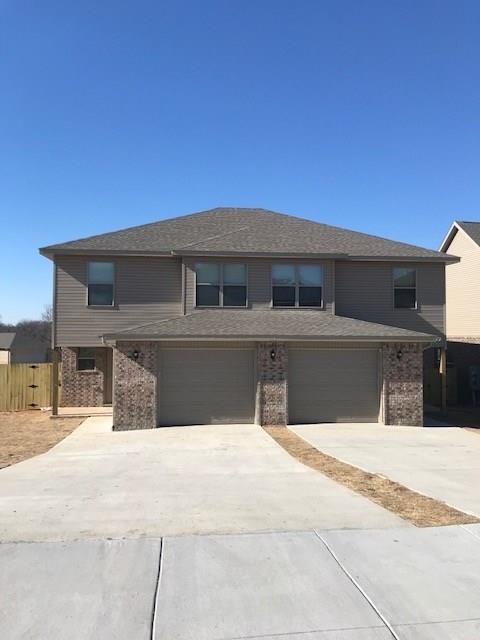 Building Photo - 604 SW Loudon Dr