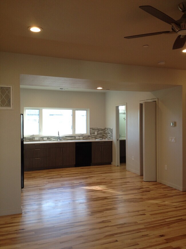 Building Photo - 309 Urban Prairie St