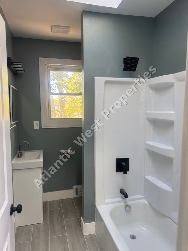 Building Photo - 545 Carplin Pl