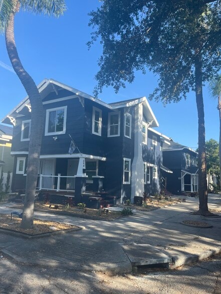 Building Photo - 644 6th Ave N