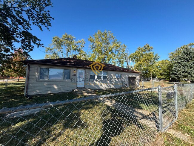 Building Photo - 3021 Delaware St