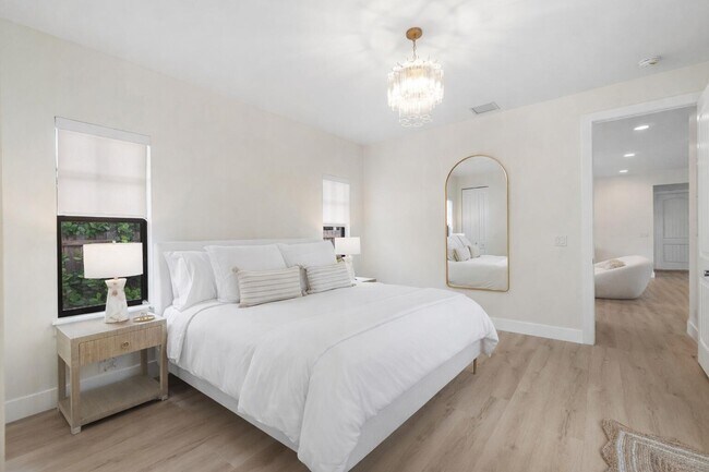 Building Photo - 7606 S Olive Ave