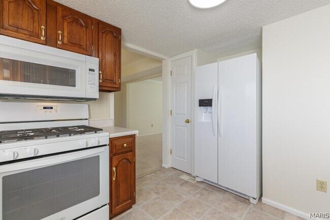 Building Photo - 77 Atwater Dr