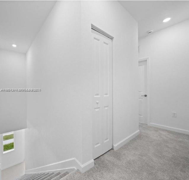 Building Photo - 701 SE 14th Ct