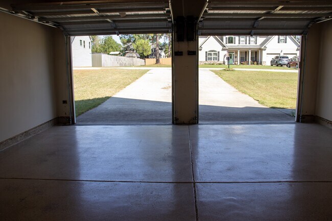 Building Photo - 1266 Coachman Way