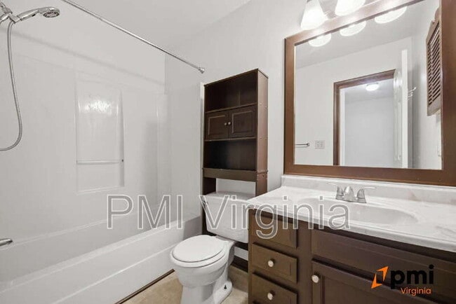 Building Photo - 202 Stonehall Ct