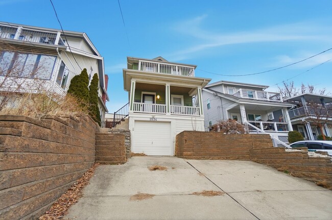 Building Photo - 2 Bed 2 Bath in Oakley!