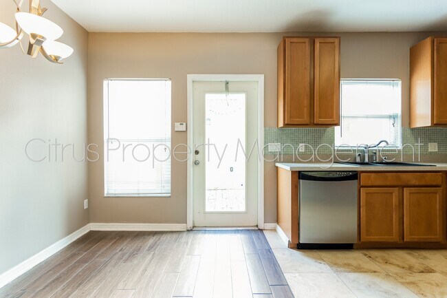 Building Photo - Daniels Landing 2/2.5 Townhome available now!