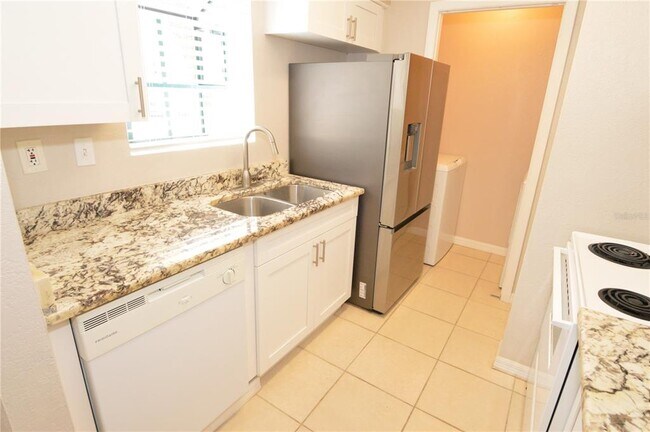 Building Photo - 8627 Fancy Finch Dr