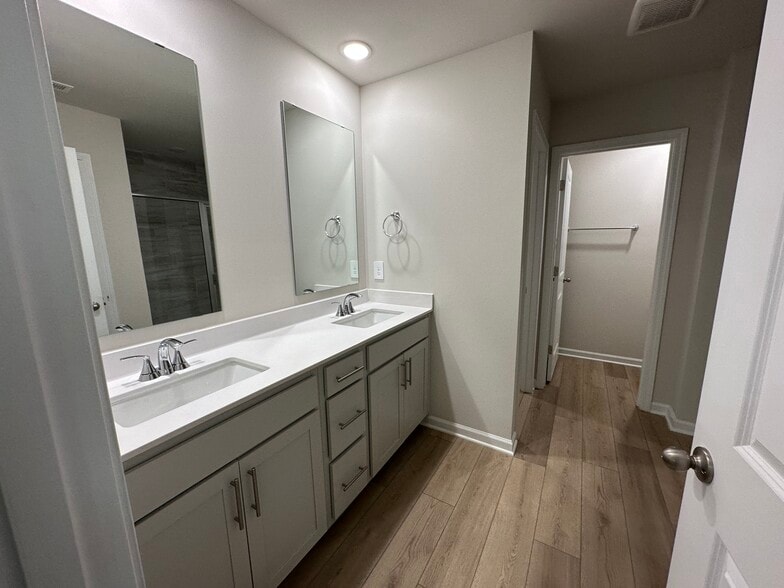 Building Photo - 908 Grand Mesa Dr