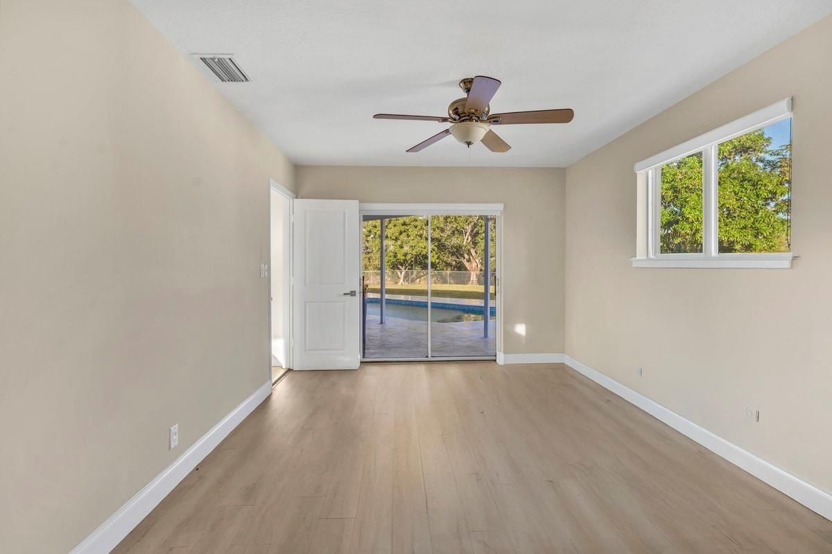 Building Photo - 290 NW 65th Ave