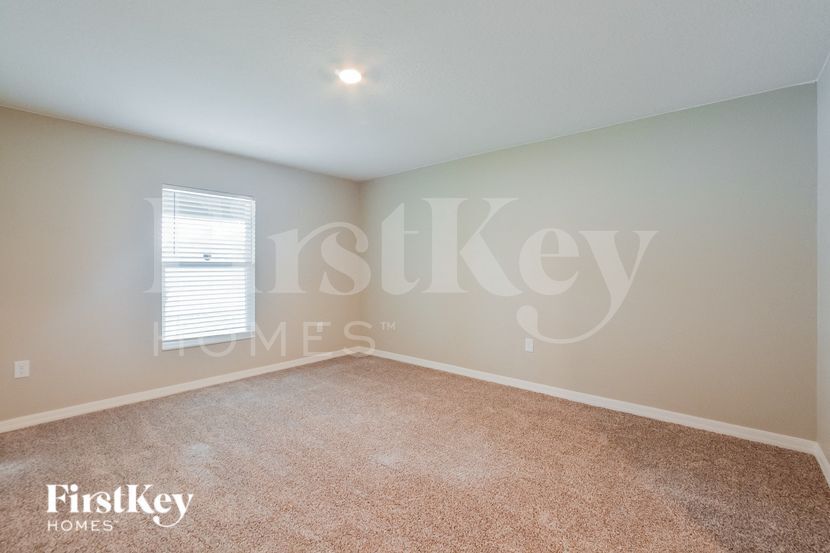 Building Photo - 437 Kensington View Dr