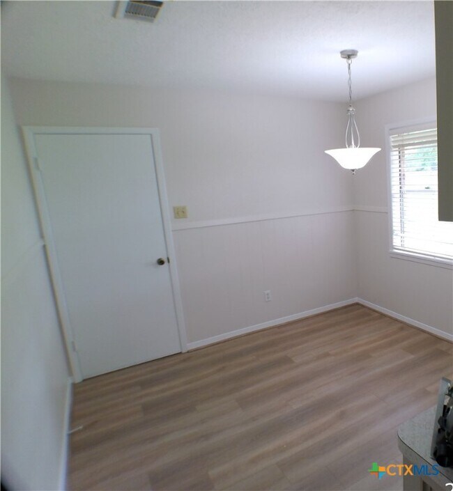 Building Photo - 3217 Patricia Ln
