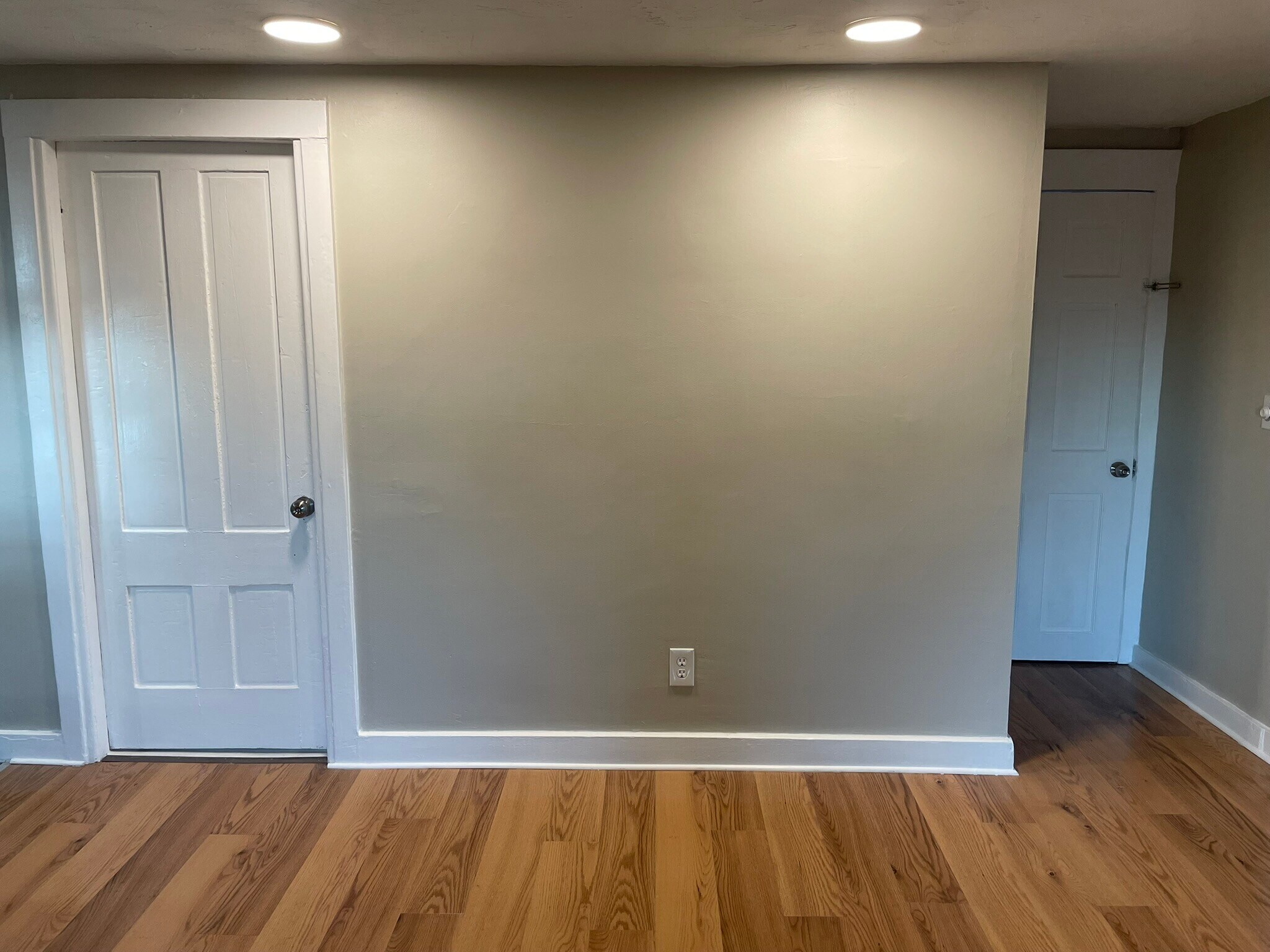 Building Photo - 24 Crown St