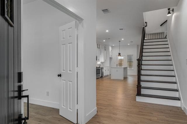 Building Photo - 406 Wolfe St