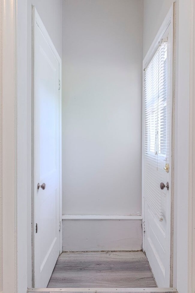 Building Photo - Spacious home for rent!