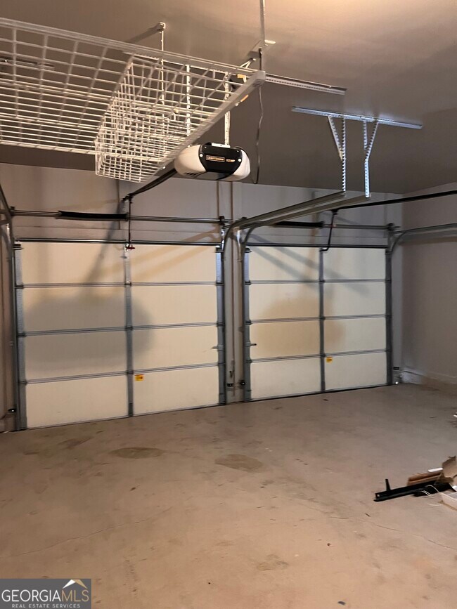 Building Photo - 5975 Bentley Way