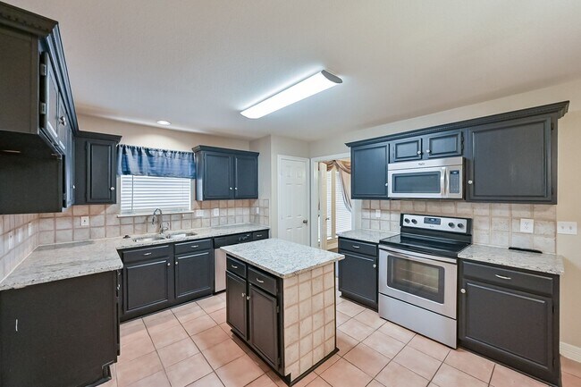 Building Photo - Dallas Split Bedroom