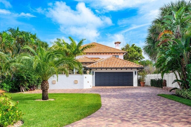 Building Photo - 1 18th Ave S