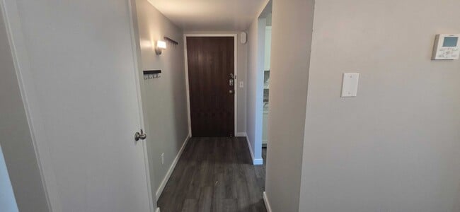Building Photo - 710 E 200 S