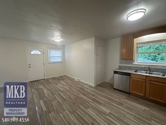 Building Photo - 3 Bedroom in Vinton