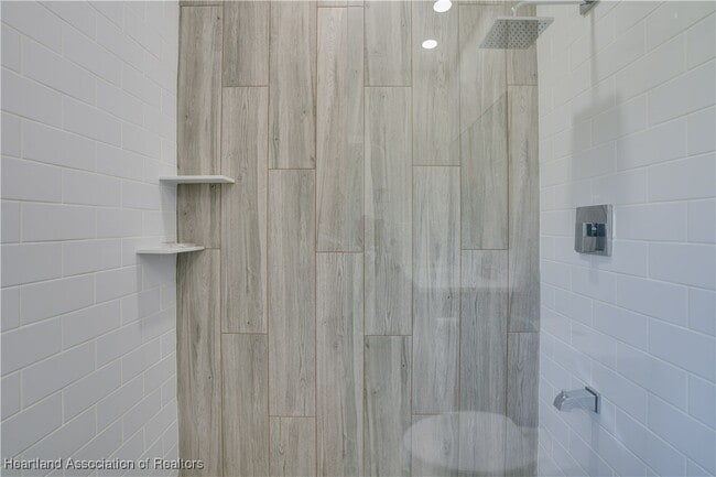 Building Photo - 3905 Barbarossa Ave