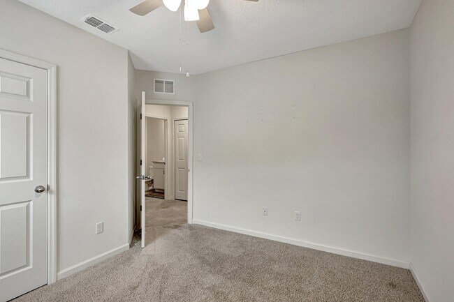 Building Photo - 10771 SW Cremona Way