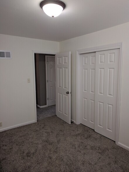 Building Photo - 6423 Powell Pl