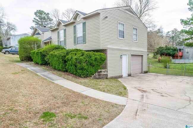 Building Photo - 320 Willow Glen Ct